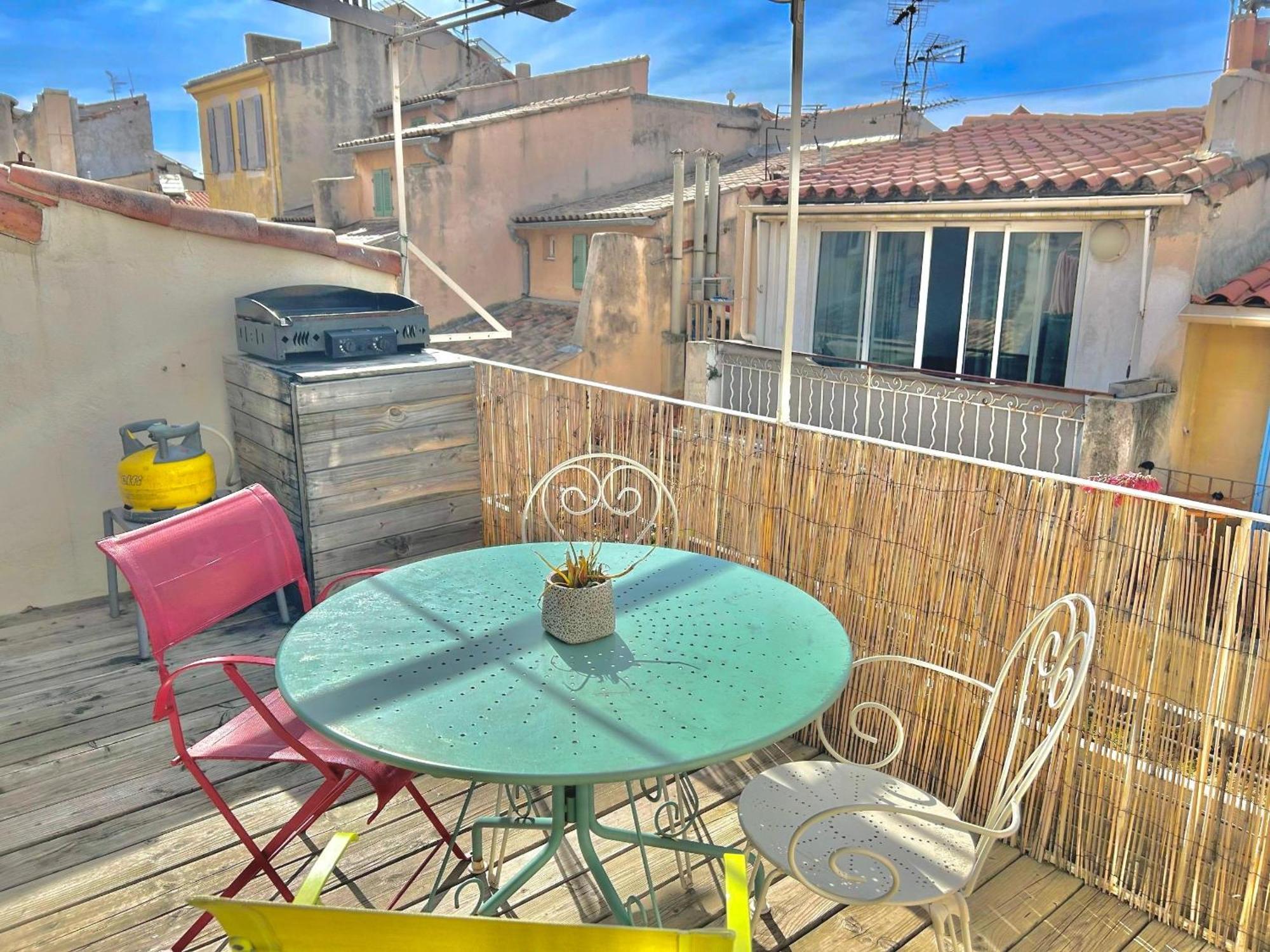 Le Panier - Joli Duplex Centre Ville Historique Avec Grande Terrasse Et Balneo Proche Vieux Port Marsella Exterior foto